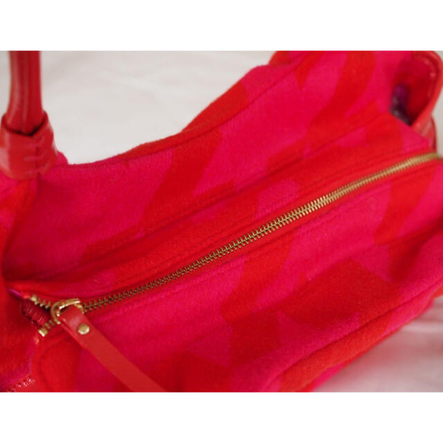 kate spade new york(ケイトスペードニューヨーク)のSALEビビッドピンク♡オレンジ美品レア　ケイトスペードbag シャギー　千鳥柄 レディースのバッグ(ハンドバッグ)の商品写真