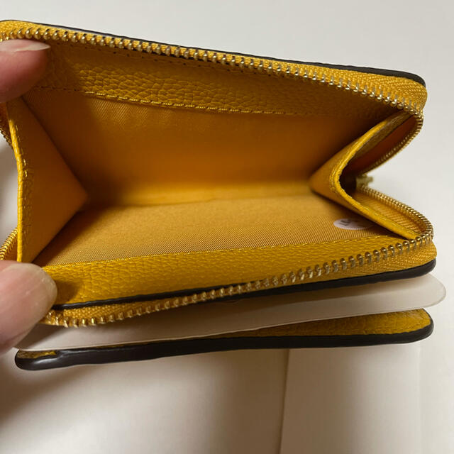 Tory Burch(トリーバーチ)のトリーバーチ　★   2つ折り財布　イエロー　★   新品 レディースのファッション小物(財布)の商品写真