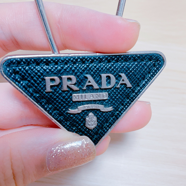 PRADA(プラダ)のkさま メンズのファッション小物(キーホルダー)の商品写真