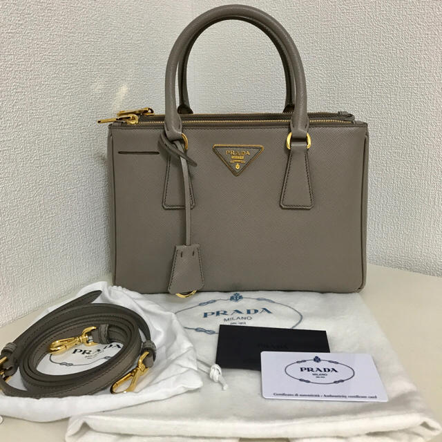 PRADA - 正規品 美品 プラダ サフィアーノ バッグ グレージュ