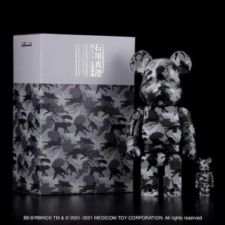 メディコムトイ(MEDICOM TOY)のBE@RBRICK 石川真澄「猫しぐさ 名採模様」 100% ＆ 400%(その他)