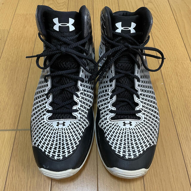 UNDER ARMOUR(アンダーアーマー)の最終値下げ！！アンダーアーマー　ハイカット　スニーカー メンズの靴/シューズ(スニーカー)の商品写真