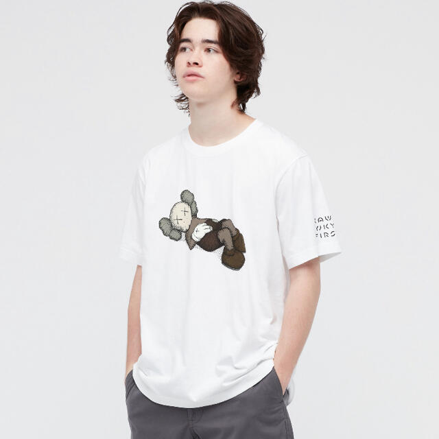 UNIQLO(ユニクロ)のユニクロ　カウズ UT グラフィック　Tシャツ　セット　Lサイズ メンズのトップス(Tシャツ/カットソー(半袖/袖なし))の商品写真