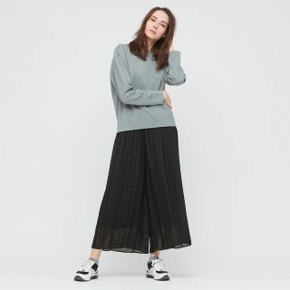 ユニクロ(UNIQLO)のタグ付き新品 シフォンプリーツスカートパンツ(ロングスカート)