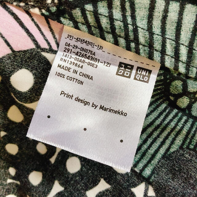 marimekko(マリメッコ)の海外限定　マリメッコ　ユニクロコラボ　花柄ワンピース　XS レディースのワンピース(ロングワンピース/マキシワンピース)の商品写真