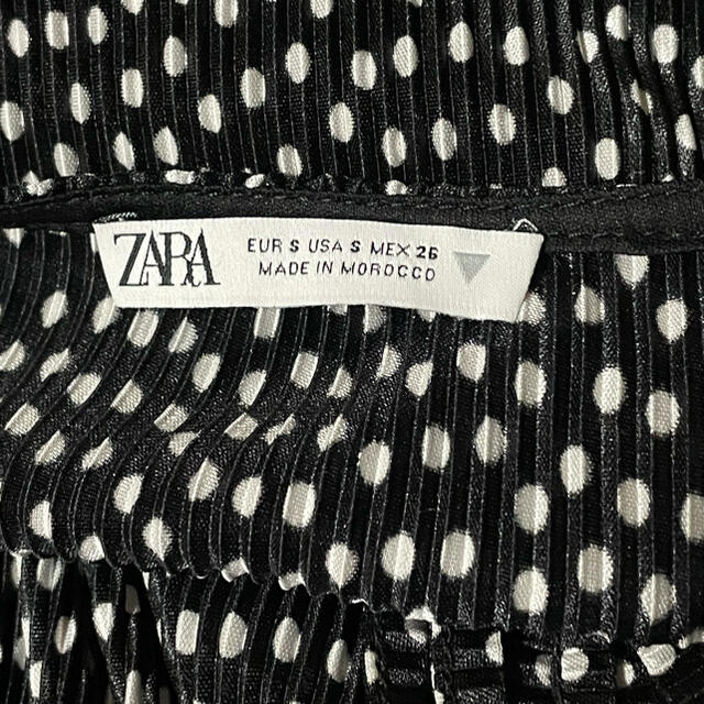 ZARA(ザラ)のドット柄　トップス レディースのトップス(カットソー(長袖/七分))の商品写真