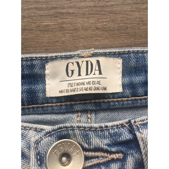 GYDA(ジェイダ)のGYDA M/W カットオフスキニーデニムパンツ レディースのパンツ(デニム/ジーンズ)の商品写真