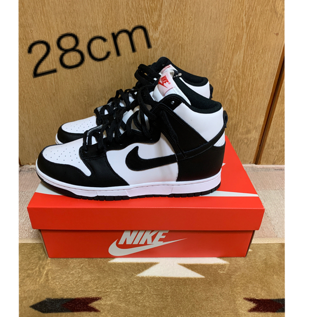 NIKE WMNS DUNK HIGH "BLACK AND WHITE" 28