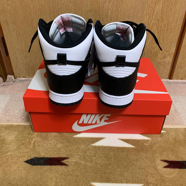 NIKE WMNS DUNK HIGH "BLACK AND WHITE" 28