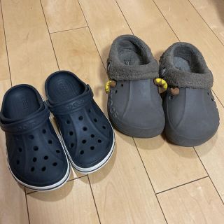 クロックス(crocs)のクロックスキッズ　夏用、冬用　2足セット(サンダル)