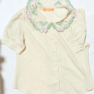 フィント(F i.n.t)の最終価格　フィント  チェリー刺繍ブラウス　ピンク　ドット(シャツ/ブラウス(半袖/袖なし))