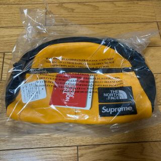 シュプリーム(Supreme)のSupreme × The North Face Leather  新品(ショルダーバッグ)