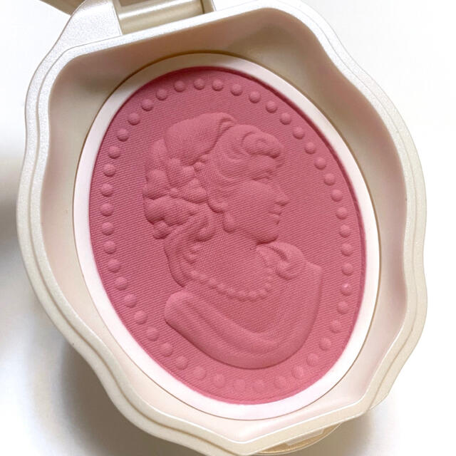 Les Merveilleuses LADUREE(レメルヴェイユーズラデュレ)の新品！レア品！ レ・メルヴェイユーズ ラデュレ プレスト チーク N03  コスメ/美容のベースメイク/化粧品(チーク)の商品写真