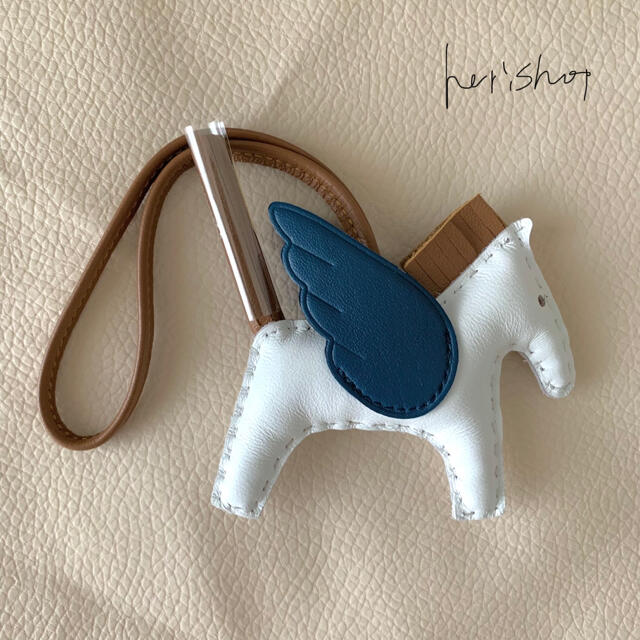 上質 羊皮 馬 ポニー ペガサス ロデオ 羽付き キーホルダー チャーム ハンドメイドのファッション小物(バッグチャーム)の商品写真