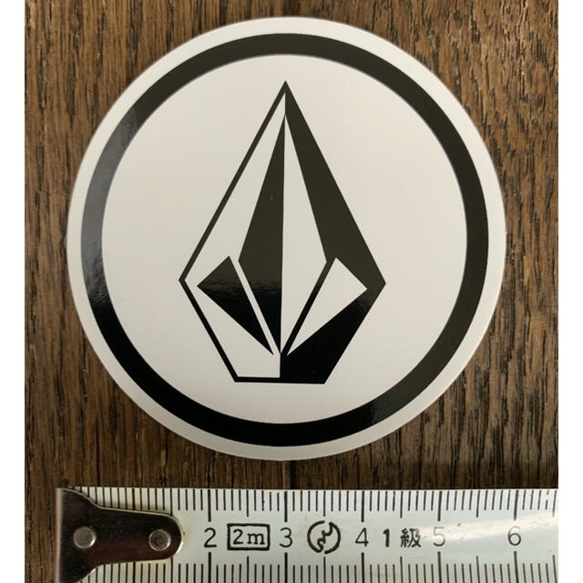 volcom(ボルコム)の新品　Volcom ボルコム　正規品　防水　ビニール　ステッカー スポーツ/アウトドアのスノーボード(アクセサリー)の商品写真