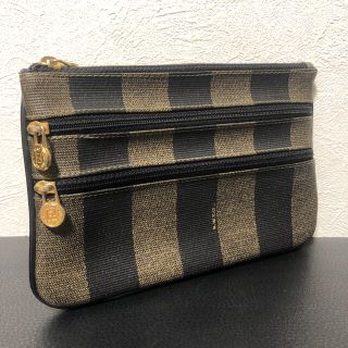 FENDI - FENDI ポーチ！の通販｜ラクマ