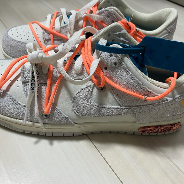 NIKE(ナイキ)のNIKE off-white DUNK LOW ナイキオフホワイト　ダンクロー メンズの靴/シューズ(スニーカー)の商品写真