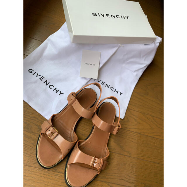 ジバンシィー #GIVENCHY #ガラスレザー