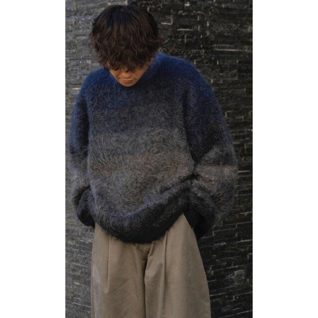 YOKE Gradation Border Crew Neck blue