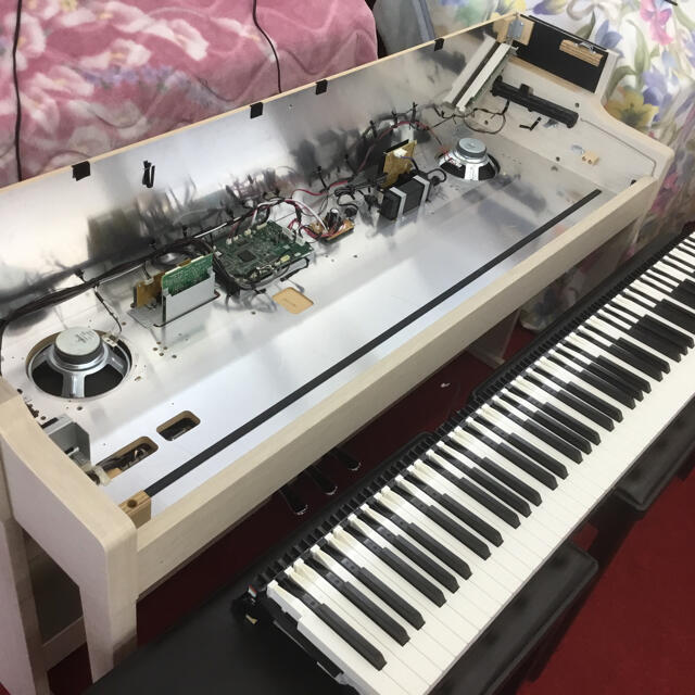 ヤマハ(ヤマハ)のヤマハ電子ピアノCLP535WA箱から出したばかりの新品時とそう変わらない位良好 楽器の鍵盤楽器(電子ピアノ)の商品写真