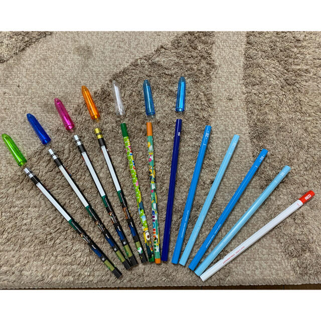 三菱鉛筆(ミツビシエンピツ)のえんぴつ2Bとキャップセット エンタメ/ホビーのアート用品(鉛筆)の商品写真