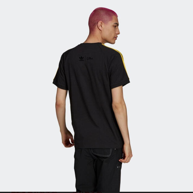 adidas(アディダス)の【新品】アディダス公式 ザ・シンプソンズ 3ストライプ Tシャツ 半袖 メンズのトップス(Tシャツ/カットソー(半袖/袖なし))の商品写真