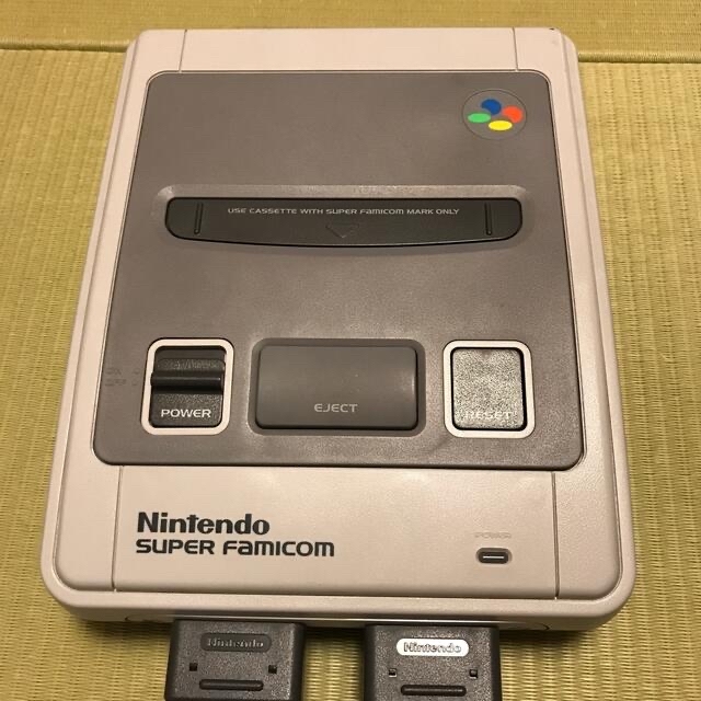 任天堂スーパーファミコン