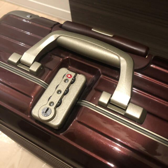 RIMOWA(リモワ)の早い者勝ち！リモワ ビジネス トローリー 24L レディースのバッグ(スーツケース/キャリーバッグ)の商品写真