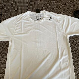 アディダス(adidas)のTシャツ　adidas(Tシャツ/カットソー(半袖/袖なし))