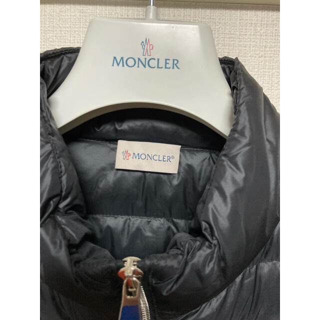 MONCLER(モンクレール)の未使用　モンクレール　ダウン　カーディガン　ニット　黒　Lサイズ　ジップアップ レディースのトップス(カーディガン)の商品写真