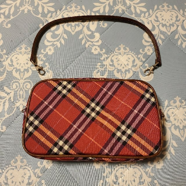 BURBERRY BLUE LABEL(バーバリーブルーレーベル)のバーバリーブルーレーベル　ポーチ　美品 レディースのバッグ(ハンドバッグ)の商品写真