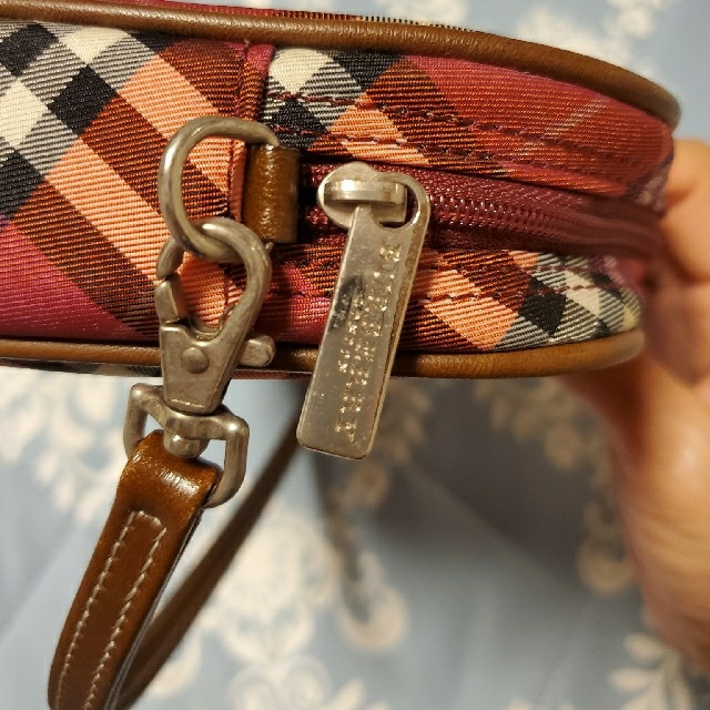 BURBERRY BLUE LABEL(バーバリーブルーレーベル)のバーバリーブルーレーベル　ポーチ　美品 レディースのバッグ(ハンドバッグ)の商品写真