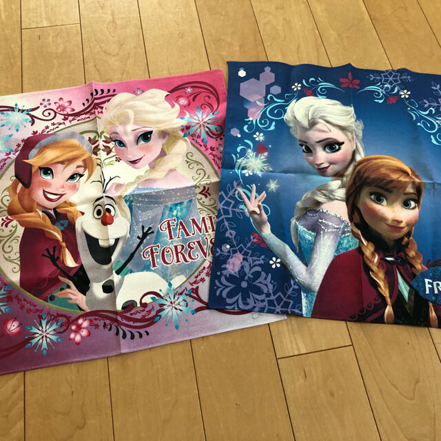 Disney(ディズニー)のアナと雪の女王　ランチョンマット　バンダナ　ハンカチ キッズ/ベビー/マタニティのこども用バッグ(ランチボックス巾着)の商品写真