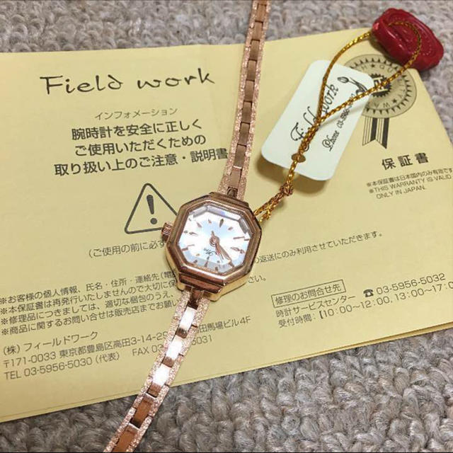華奢なブレスレット腕時計 レディースのファッション小物(腕時計)の商品写真
