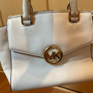 マイケルコース(Michael Kors)のマイケルコース　白　ショルダーバック(ショルダーバッグ)