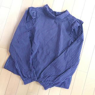 ダブルクローゼット(w closet)のw closet 肩フリル　長袖ブラウス(シャツ/ブラウス(長袖/七分))