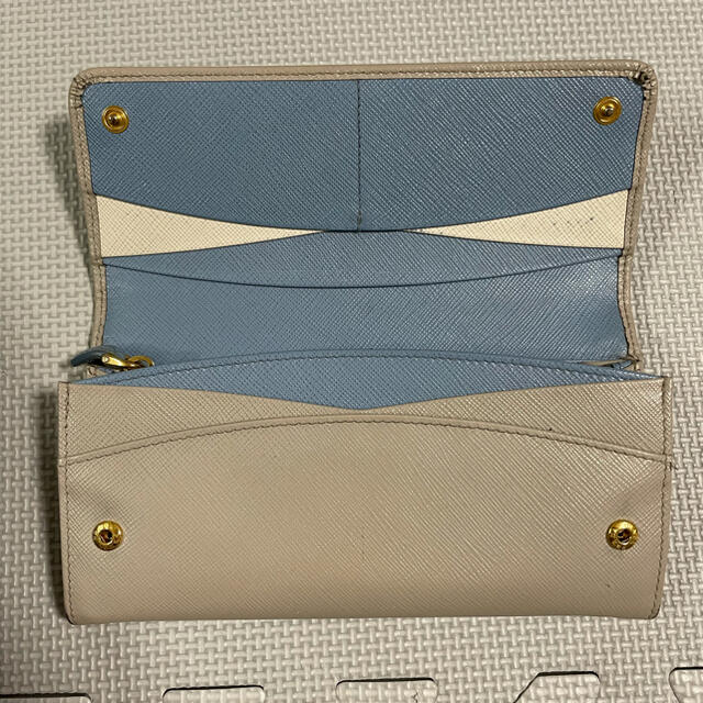 PRADA(プラダ)のプラダ　長財布　グレージュ レディースのファッション小物(財布)の商品写真