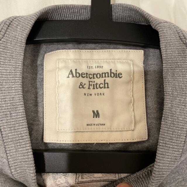 Abercrombie&Fitch(アバクロンビーアンドフィッチ)のTシャツ　M レディースのトップス(Tシャツ(半袖/袖なし))の商品写真