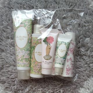 レメルヴェイユーズラデュレ(Les Merveilleuses LADUREE)の☆Jelly beans様専用☆LADUREE　限定シャンプー等サンプルセット(ボディローション/ミルク)