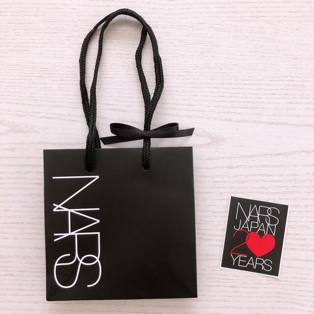 NARS(ナーズ)のナーズ　ショップ袋　ショッパー　袋　シール　リボン　ラッピング レディースのバッグ(ショップ袋)の商品写真