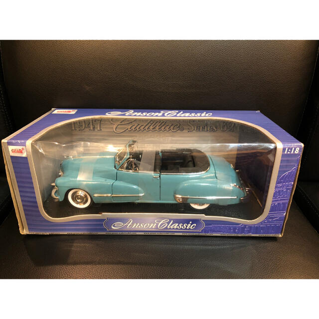 Cadillac(キャデラック)の1:18 1947 Cadillac Series 62 キャデラック ミニカー エンタメ/ホビーのおもちゃ/ぬいぐるみ(ミニカー)の商品写真