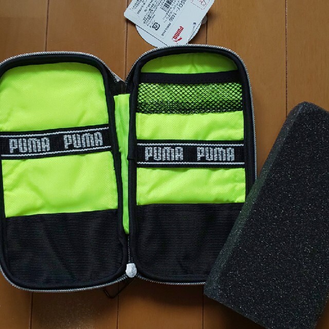 PUMA(プーマ)のPUMA ヘザーラウンド ペンケース グレー インテリア/住まい/日用品の文房具(ペンケース/筆箱)の商品写真