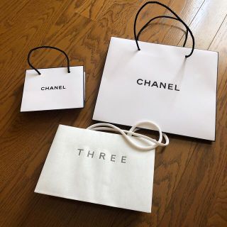 シャネル(CHANEL)のシャネル　紙袋　THREE(ショップ袋)