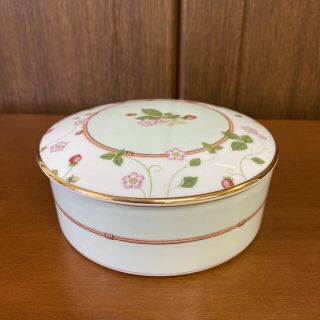 ウェッジウッド(WEDGWOOD)の【Wedgwood】ワイルドストロベリー  小物入れ 蓋付  3C-027(小物入れ)