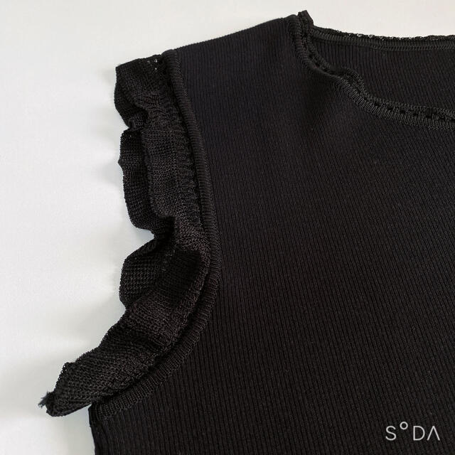FOXEY(フォクシー)のご専用✨ フォクシー　トップス ブラック　袖フリル　40 美品 レディースのトップス(ニット/セーター)の商品写真