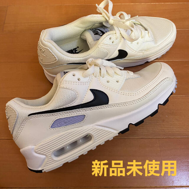 NIKE(ナイキ)のNIKE AIR MAX(エアマックス) レディース 白 ホワイト レディースの靴/シューズ(スニーカー)の商品写真