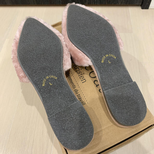 DIANA(ダイアナ)の【新品】ピンク　ファー　フラットミュール レディースの靴/シューズ(ミュール)の商品写真