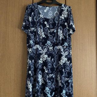 ローラアシュレイ(LAURA ASHLEY)のローラアッシュレイ　花柄チュニック(チュニック)