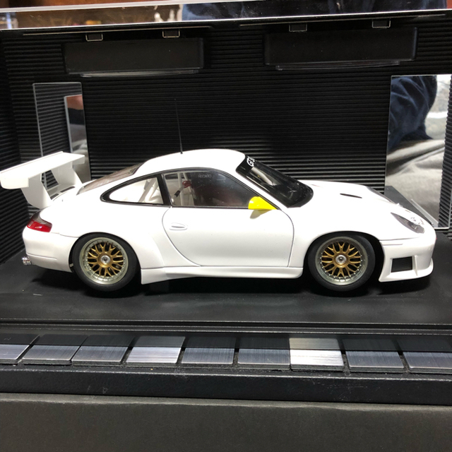 未展示品 オートアート 1/18 ポルシェ 911 GT3R ミニカー 未展示品 オートアート 1/18 ポルシェ 911 GT3R ミニカー