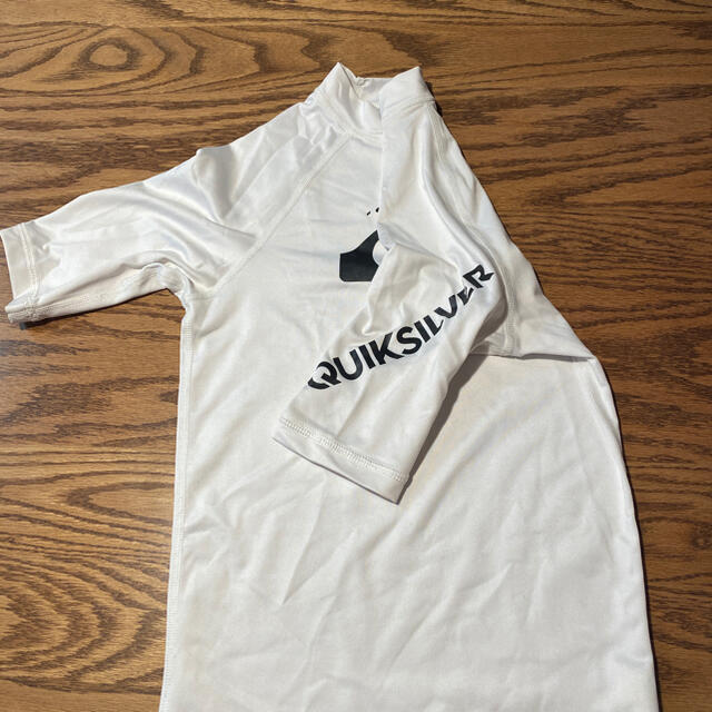 QUIKSILVER(クイックシルバー)のクイックシルバー　ハワイロゴ　キッズラッシュガード キッズ/ベビー/マタニティのキッズ服男の子用(90cm~)(水着)の商品写真